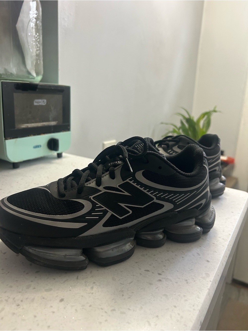New Balance 7.5 Black and Gray Athletic Running Shoes